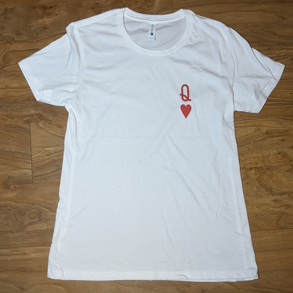 Queen of Hearts Women's T-shirt NWOT - Picture 2 of 4